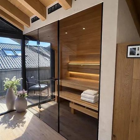 Boutique Alpi - Private Sauna & Garden Apartment