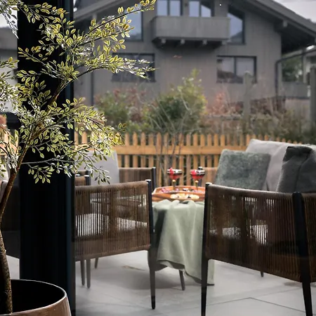 Boutique Alpi - Private Sauna & Garden