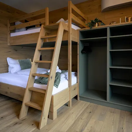 Boutique Alpi - Private Sauna & Garden Apartment *