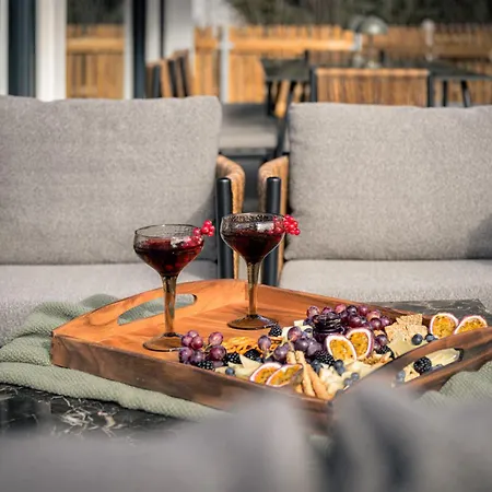 Boutique Alpi - Private Sauna & Garden Apartment