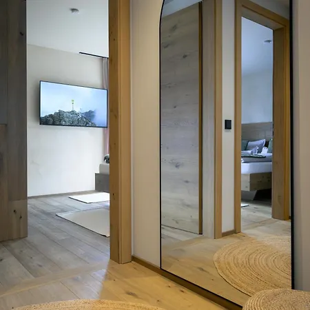 Boutique Alpi - Private Sauna & Garden Apartment *