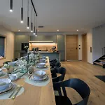 Boutique Alpi - Private Sauna & Garden Апартаменты