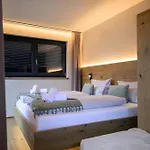 Апартаменты Boutique Alpi - Private Sauna & Garden *